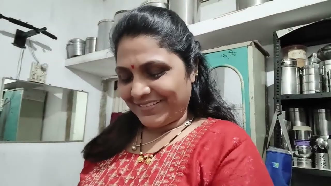 आज बघू बरं कोणी कडून दिवस उघडते पश्चिमेकडून की दक्षिणेकडून 🤣🤣🤣