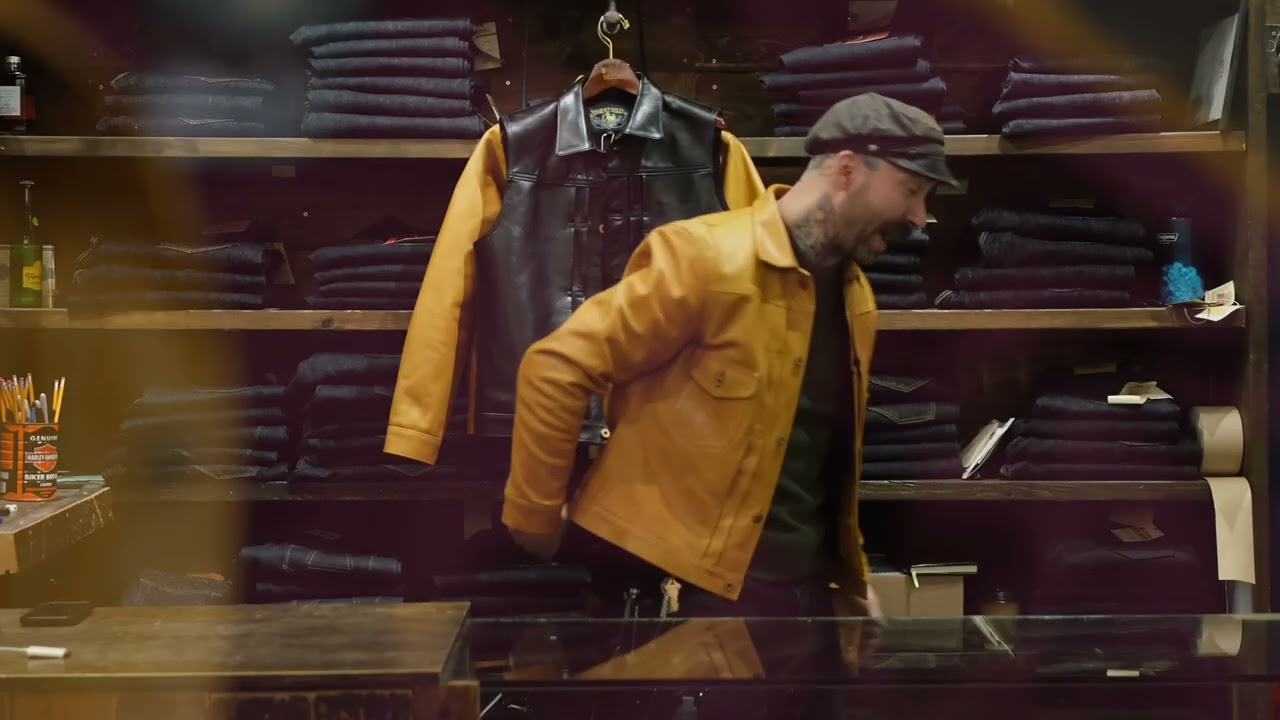 Новая кожаная куртка, созданная в сотрудничестве Double Helix и The Shop Vancouver.