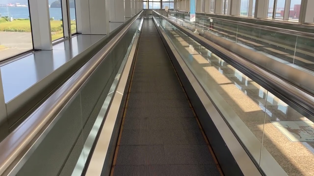 【三菱】 4X エスカレーター 2X 動く歩道 長崎空港　4X escalator & 2X moving walkway Nagasaki airport Japan