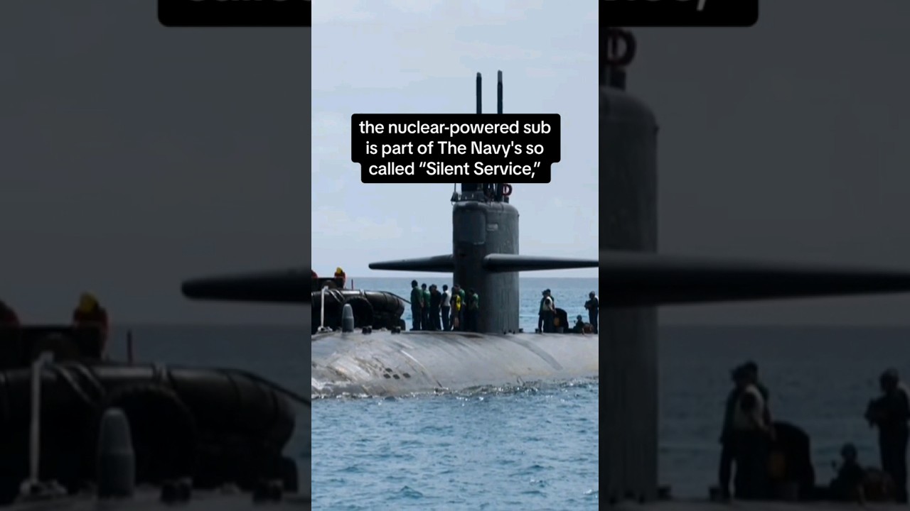 U.S. nuclear-powered submarine arrives at Guantanamo Bay #shorts