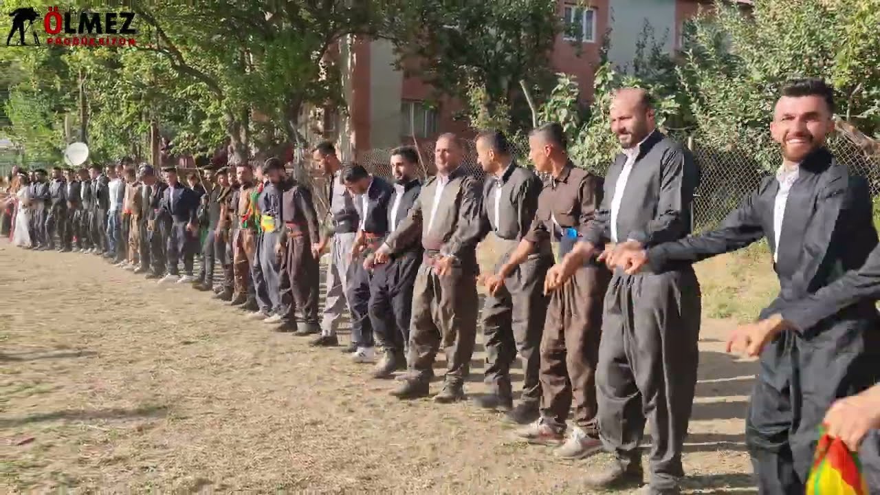 &Ccedil;ok eğlenceli k&uuml;rt halayı Bablekan &Uuml;mit & Esra D&uuml;ğ&uuml;n&uuml; -Gazi Yıldırım