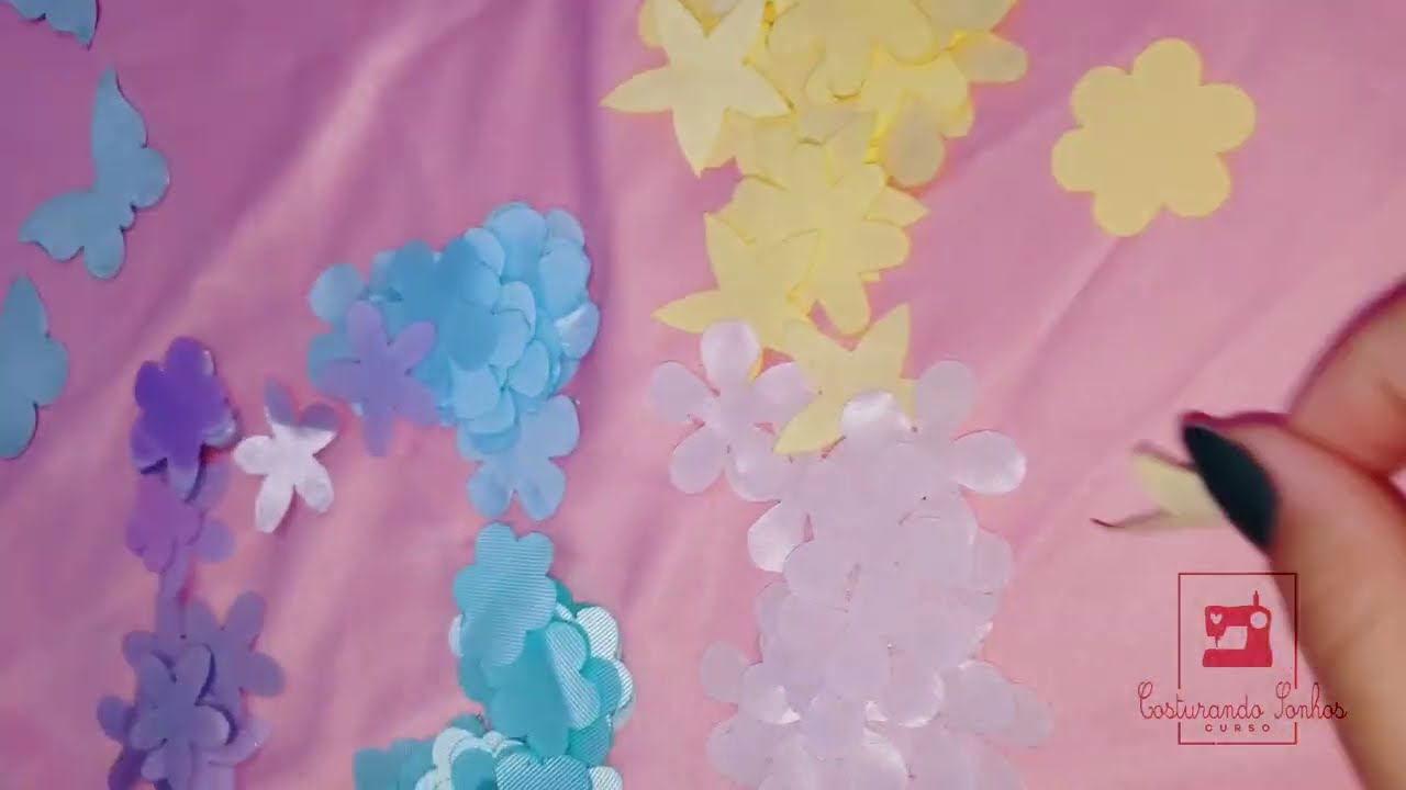 Fazendo florzinhas para aplicação em vestidos infantis