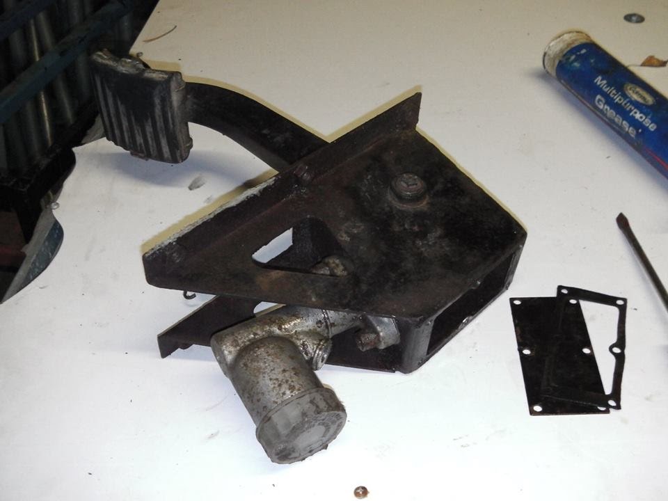 Land Rover Series 3 - Clutch Master & Slave Cylinders
