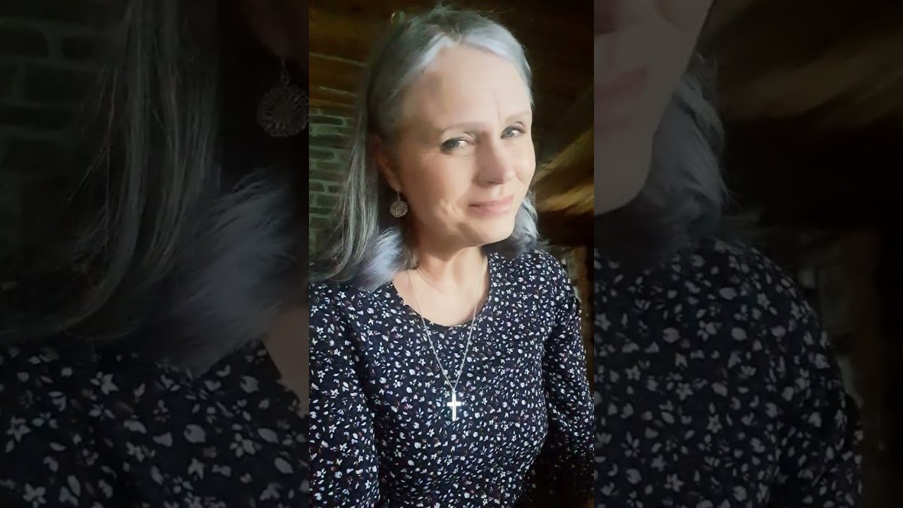 Käännyn puoleesi. Sävel,sanat Anne-Maria Knuutinen ( vuosien vanha otos tämä ) 