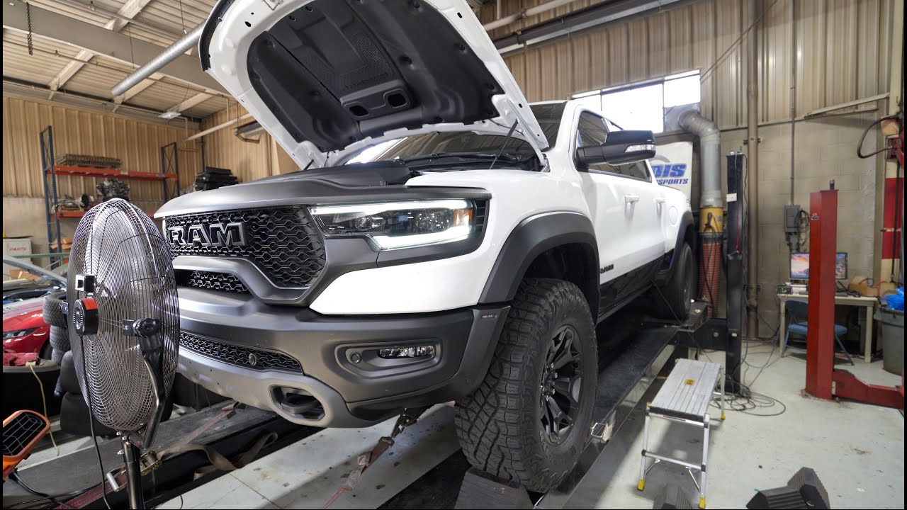 Ram TRX получает гибкую систему подачи топлива с пакетом S1025 от Livernois Motorsports!