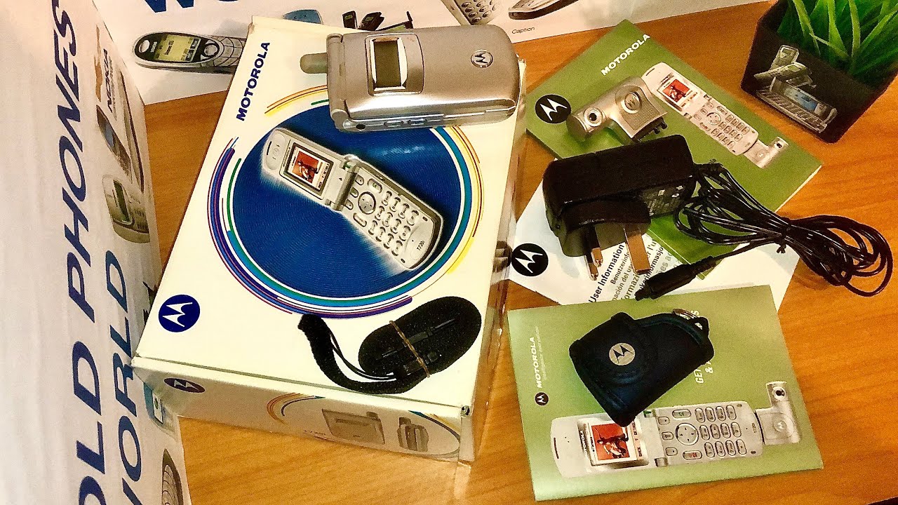 Motorola T720i (+ camera) - by Old Phones World