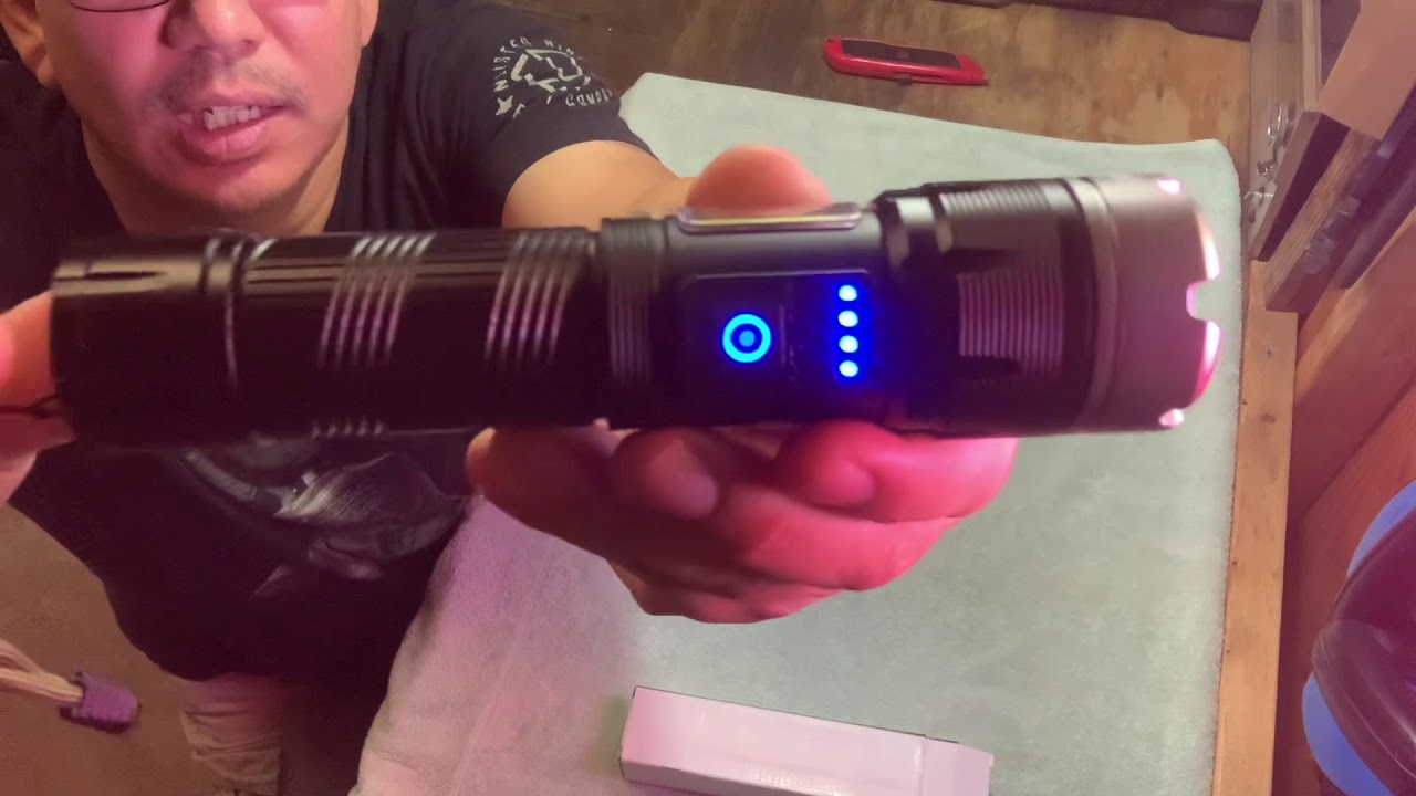 Unboxing review of the VASTFIRE EDC XHP 90, LED Tactical multi function flashlight!