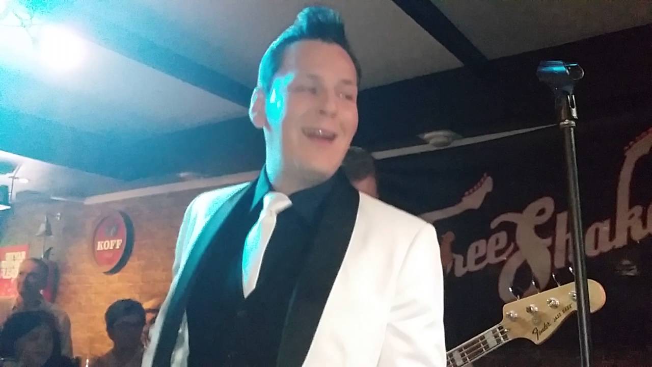 Kari Hirvonen Tähdet meren yllä