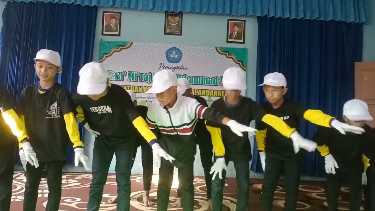 Kelas 6 Kelompok cahaya taqwa - Modern Dance