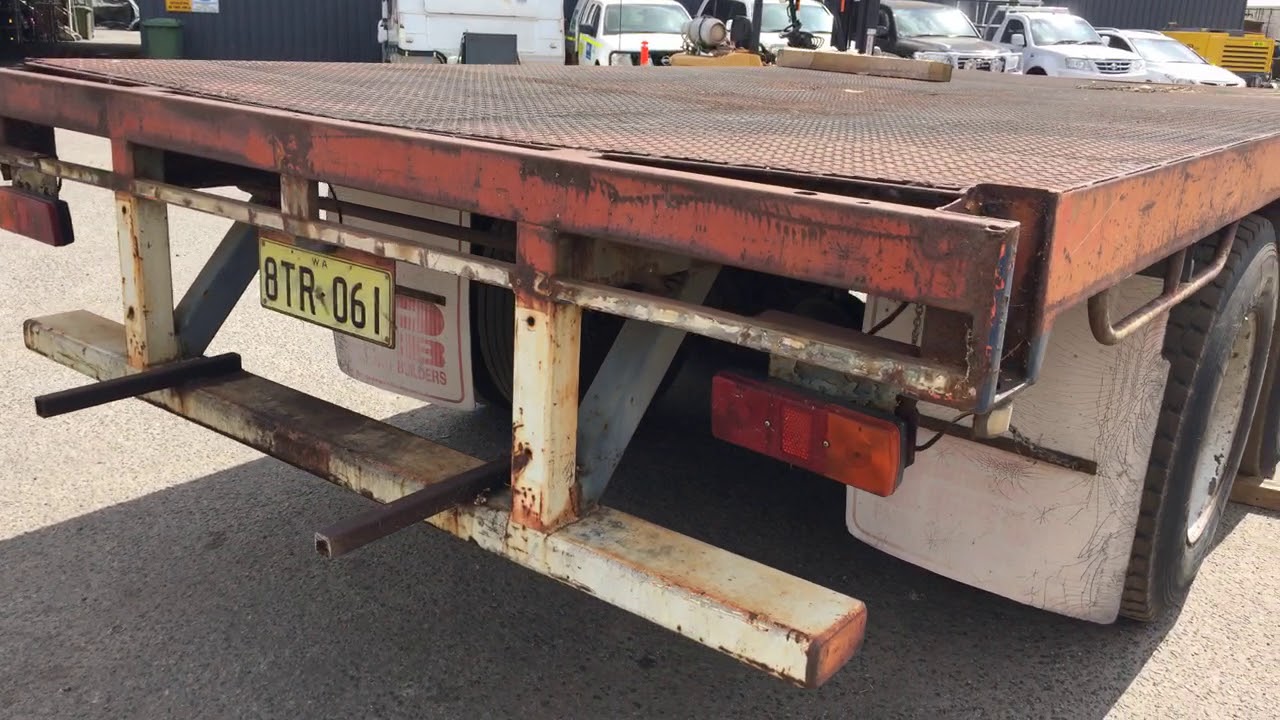 GA0556 - 1993 Bogie Axle Flat Top Pig Trailer