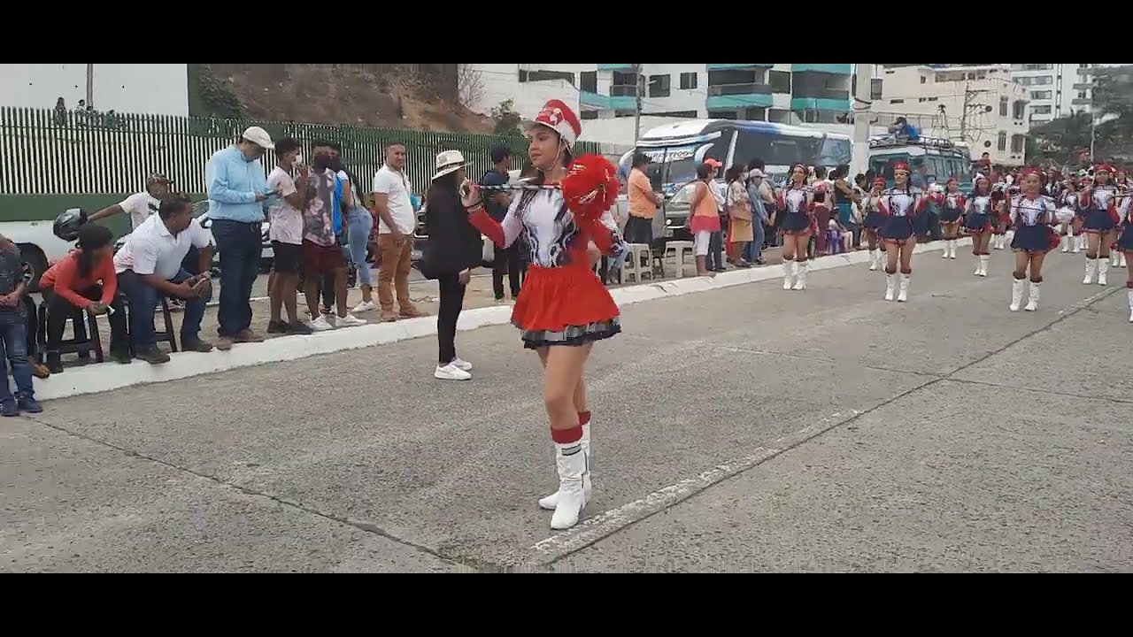 Unidad Educativa Particular Interamericano desfile de Bahía de Caráquez 2022