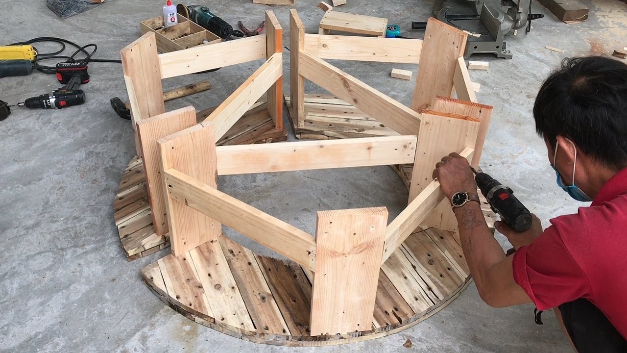 Build A Set Of Tables And Chairs from A Wooden cable reel // Great Idea Woodworking Project - DIY!