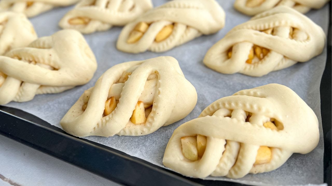 Если у вас есть 3 яблока, приготовьте эти очень вкусные и пышные яблочные булочки.