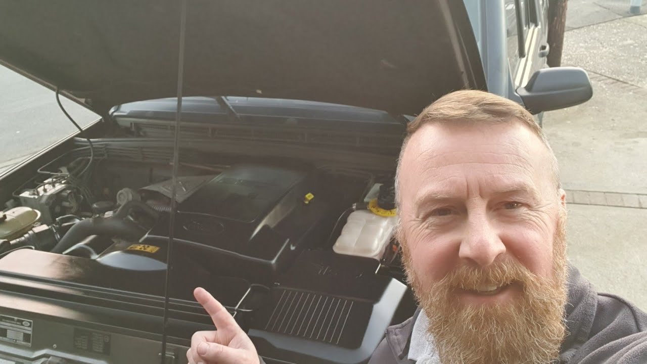 SAVE MONEY FULL SERVICE LAND ROVER DISCOVERY TD5 MARK SAVAGE