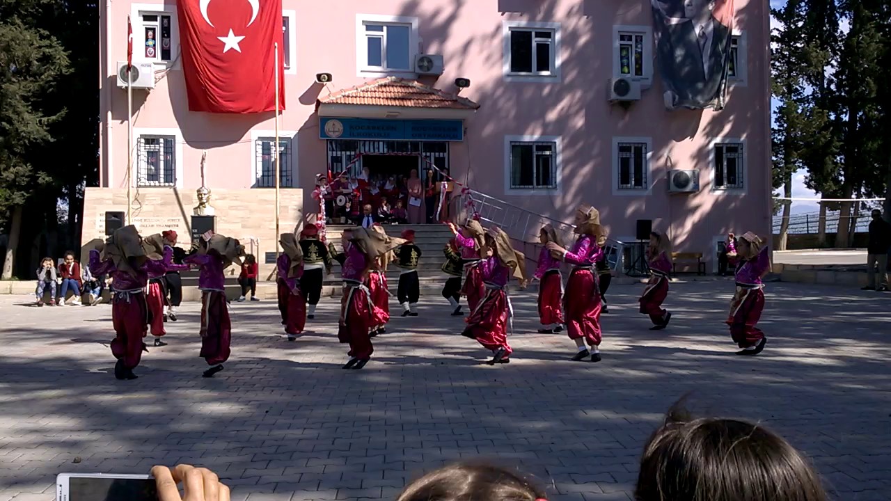 Antalya yöresi halk oyunları / Kocabelen İlkokulu 23 Nisan 2017