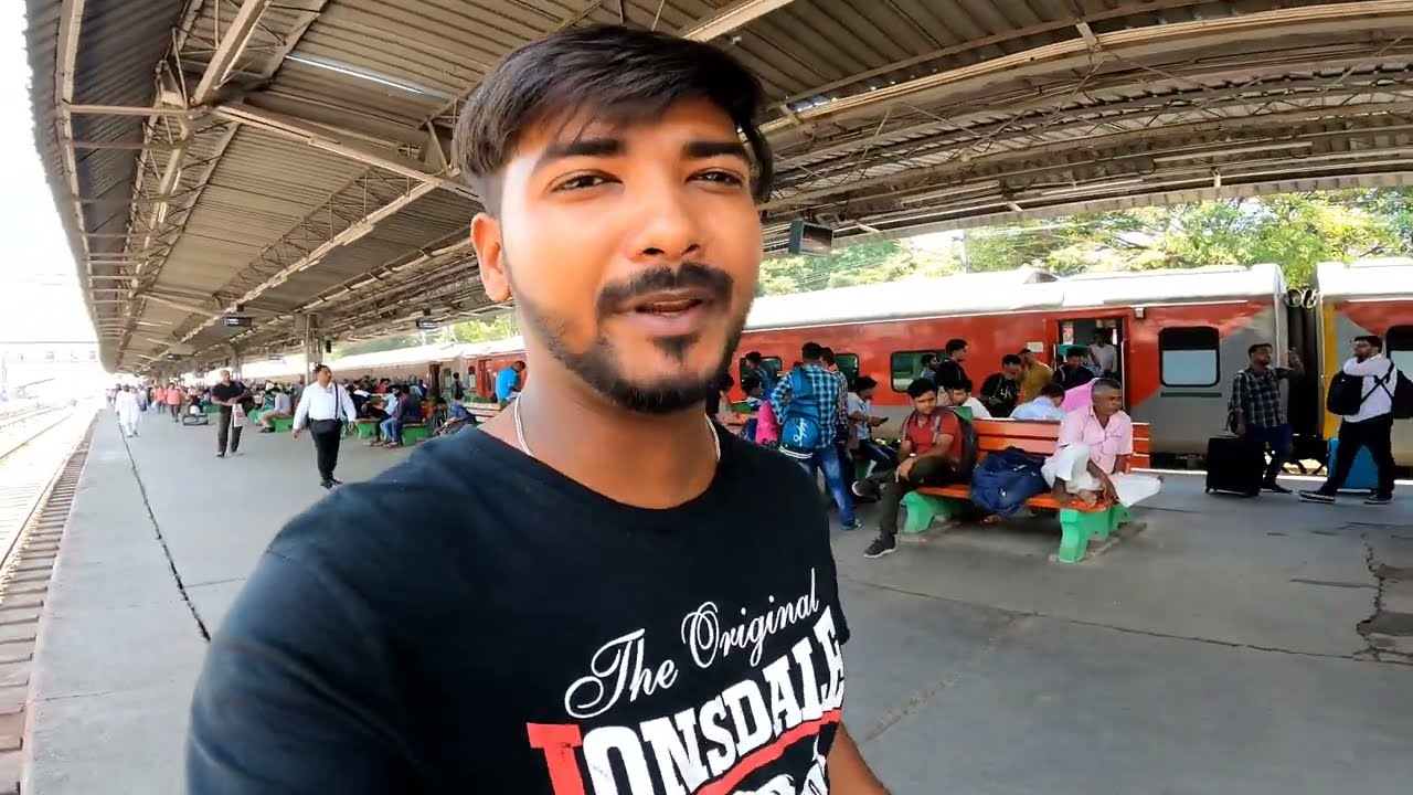 Malda Town New Delhi Expess Lucknow To New Delhi Journey In 3rd Ac😯