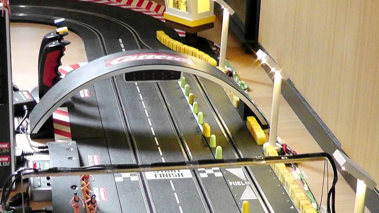 FAST LANE - Trailer zum Film - Carrera Digital Bahn 132 124 - Der Film