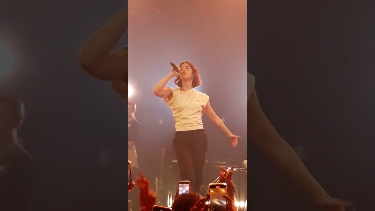 Gracie Abrams Melkweg October 8th 2023 part 1