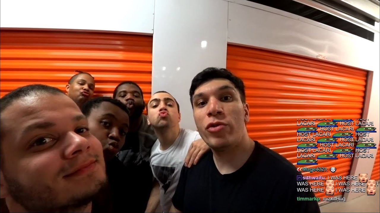 Mizkif, Erobb, Train, Nick and Russel Open a Storage Locker with Chat