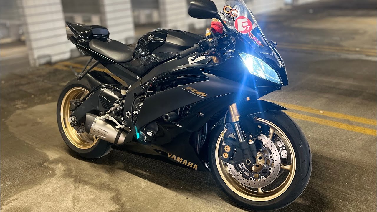 2009 Yamaha YZF- R6 Walk around and start up. + Music.