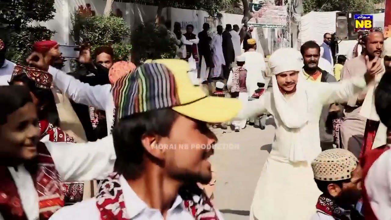 TOPI AJRAK PATKO  NASREEN NAZ