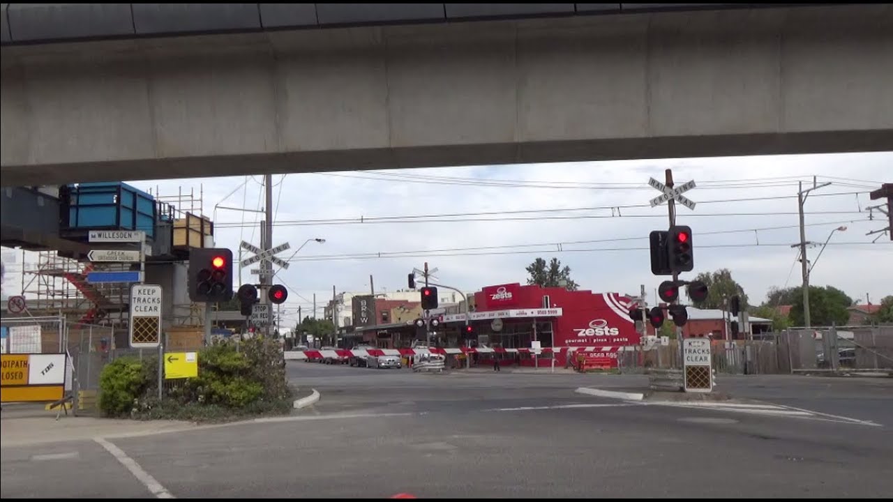 Poath Rd Level Crossing, Hughesdale/Murrumbeena (Before & After Upgrade)