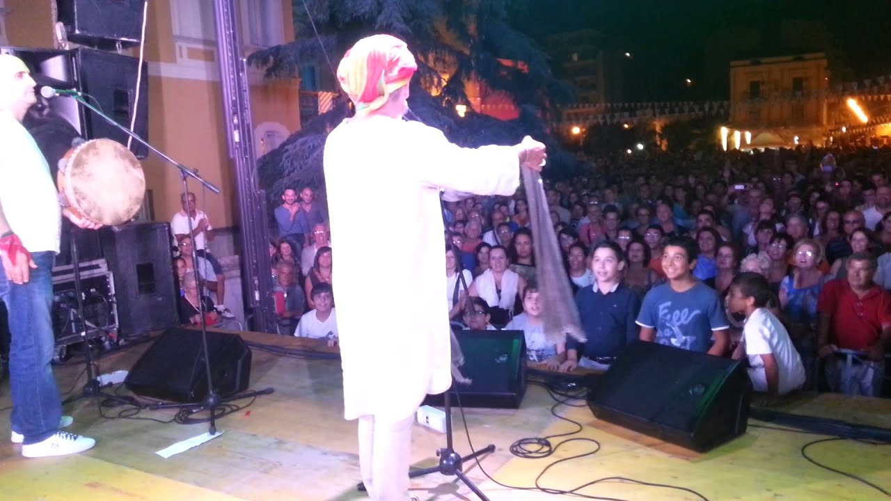 Gerardo Amarante e gli Spaccapaese infiammano piazza Doria - Okdoriafest 2013 - Angri (SA)