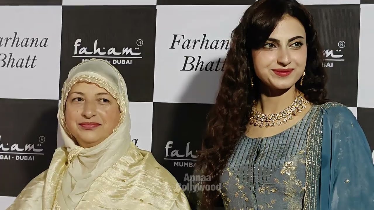 Farhana Bhatt with Mother Arrives to Celebrate Her Birthday and Dawat E Iftar With Celebrity Friends