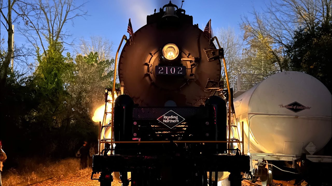 Fall Tales Of A "T-Hog" - Reading and Northern 2102