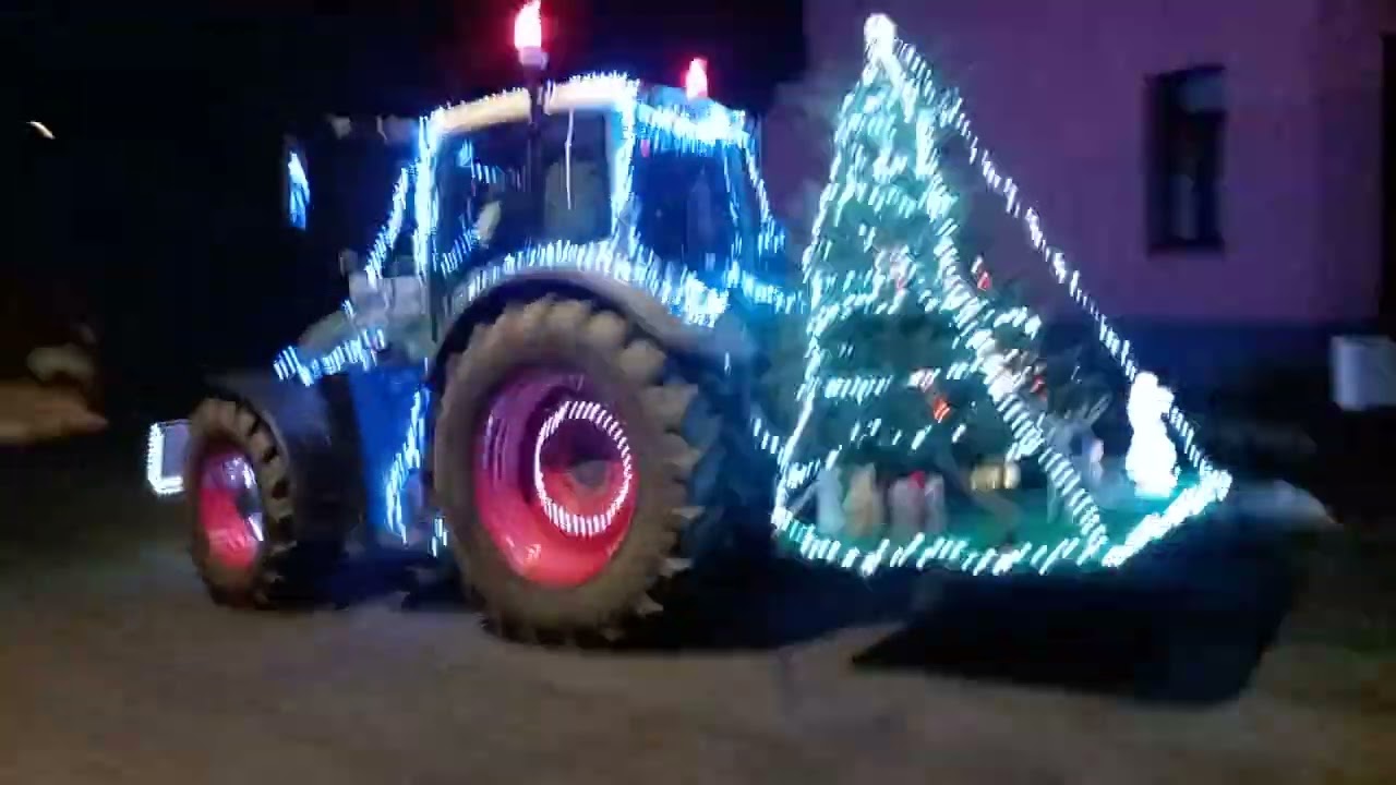 Noël en campagne villers la ville parade des tracteur de Noël strichon Tilly 26 décembre 2025