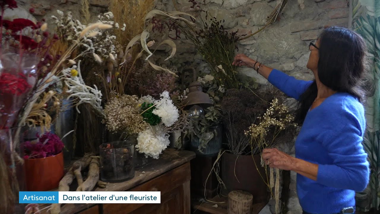 Dans l'atelier d'une artisane fleuriste le temps d'un stage