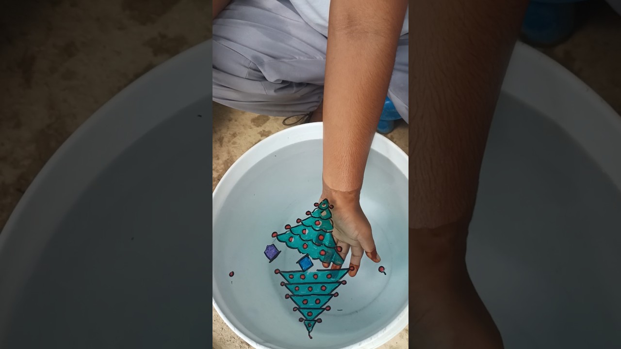 Amazing 😍🤩 Christmas 🎄🎁 on the water 💦 and on hand 👏👏#art #viral #drawing