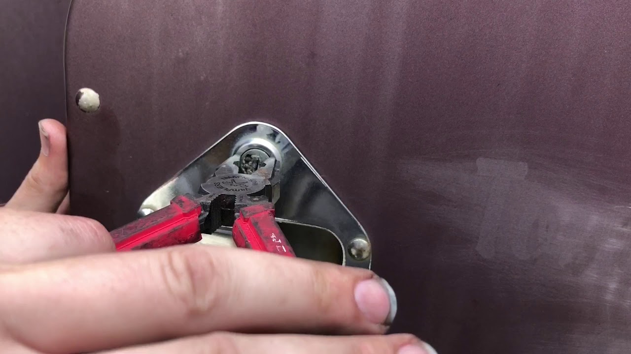 Changing Lock tumbler on the W900b