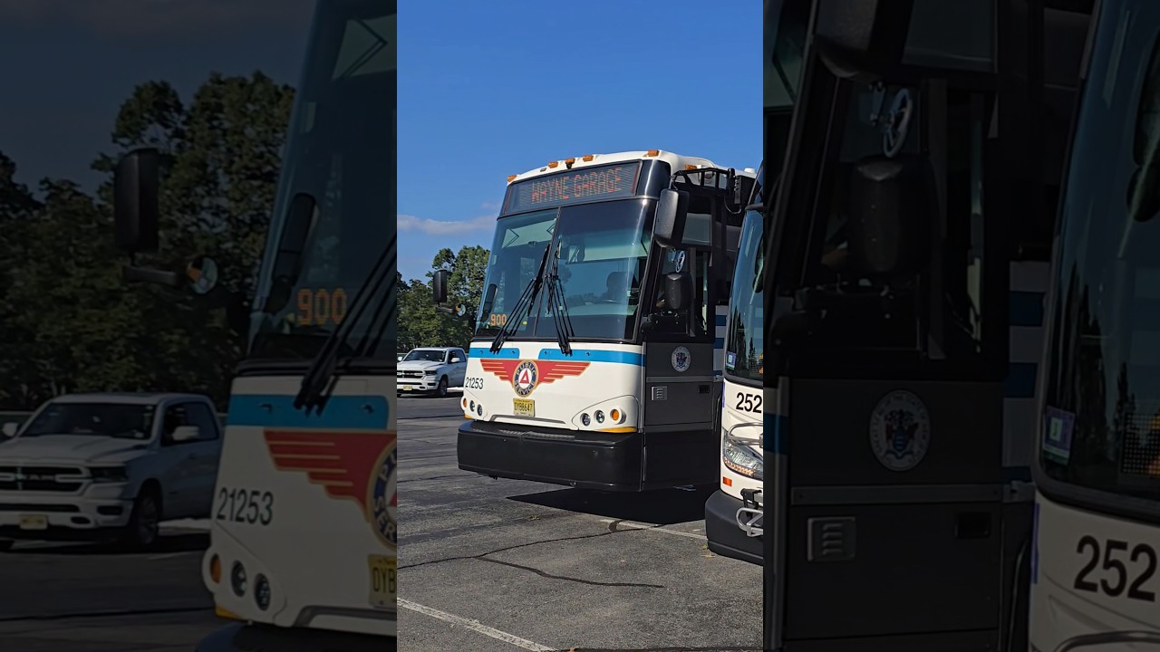 NJ Transit 2021 MCI D4500CT 21253 & 2026 New Flyer XD40 25216 At The 2025 NJ Bus Fest &bull; 09/13/2025
