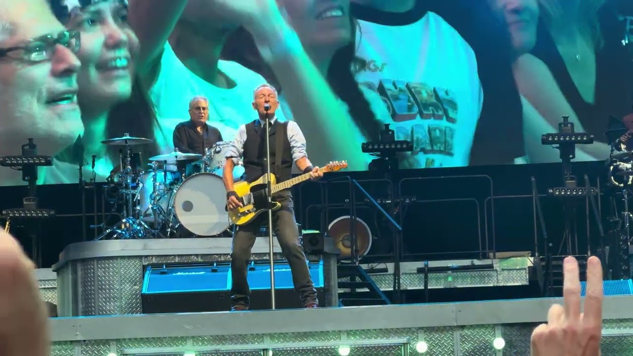 Springsteen, Trapped, Madrid 2024-06-17 filmed from the pit in 4K