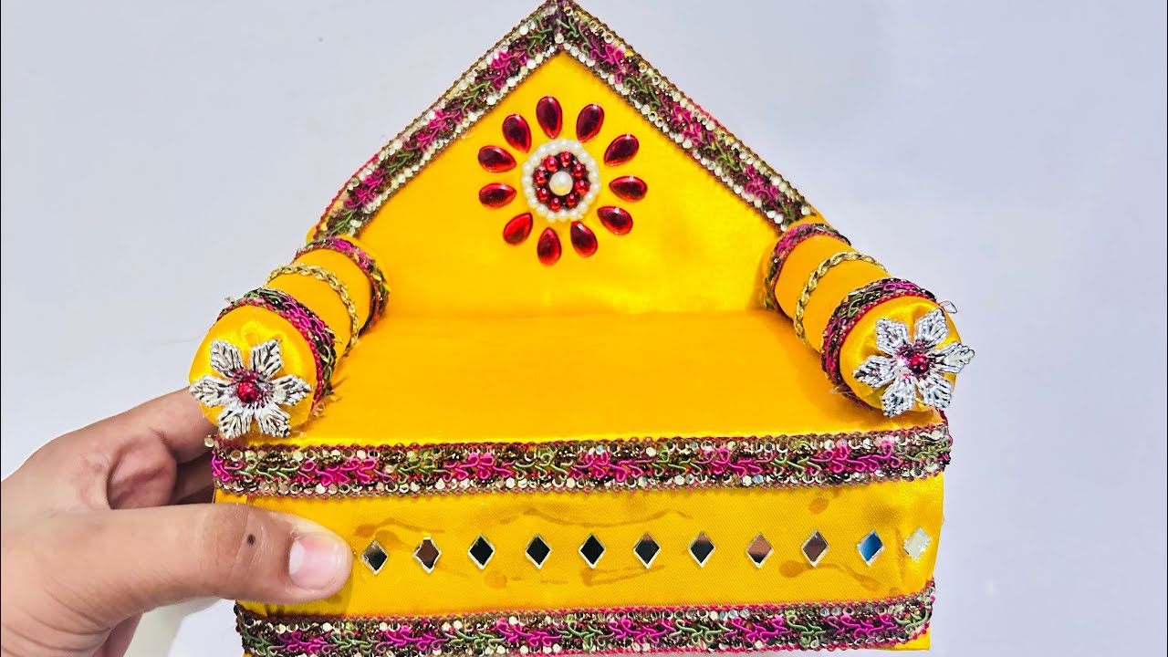 नए तरीके से बनाए कान्हा जी का सोफा या सिंघासन || #viralvedio #craftyhome #craft #krishna #radharani 