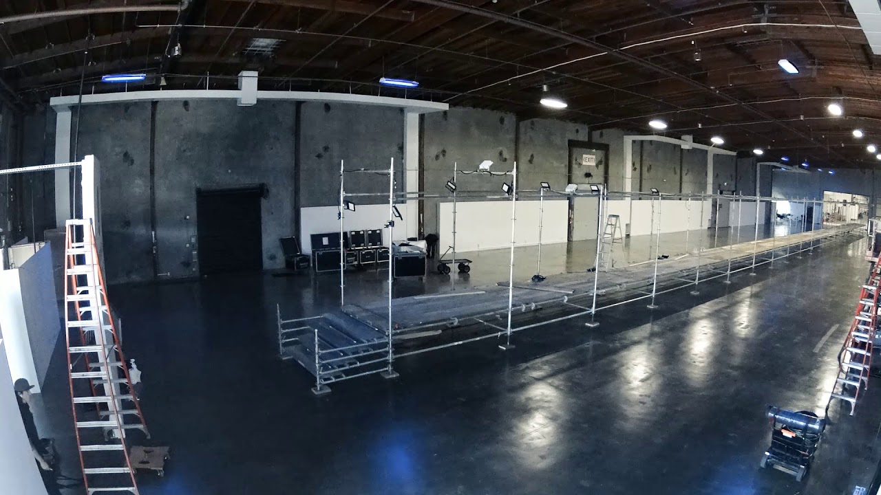 time lapse- 2018 Fashion Show scaffold runway construction