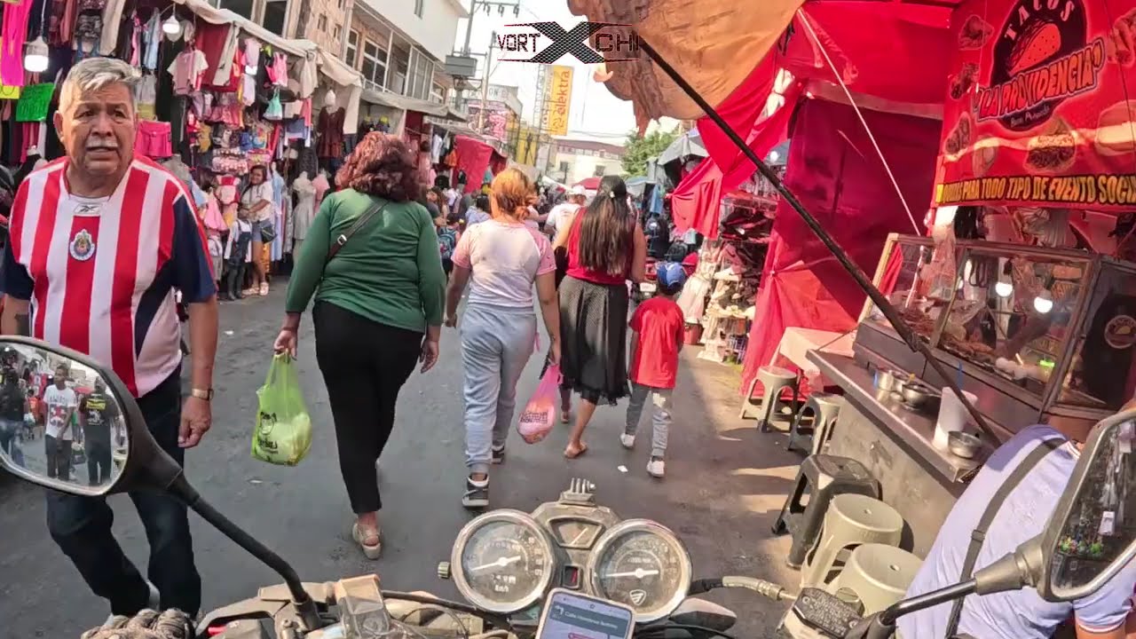 Pasamos al TIANGUIS DE LOS REYES - VortxChi