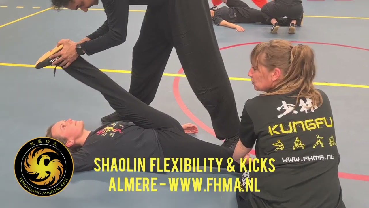 shaolin kung fu almere - flexibility and kicks training.