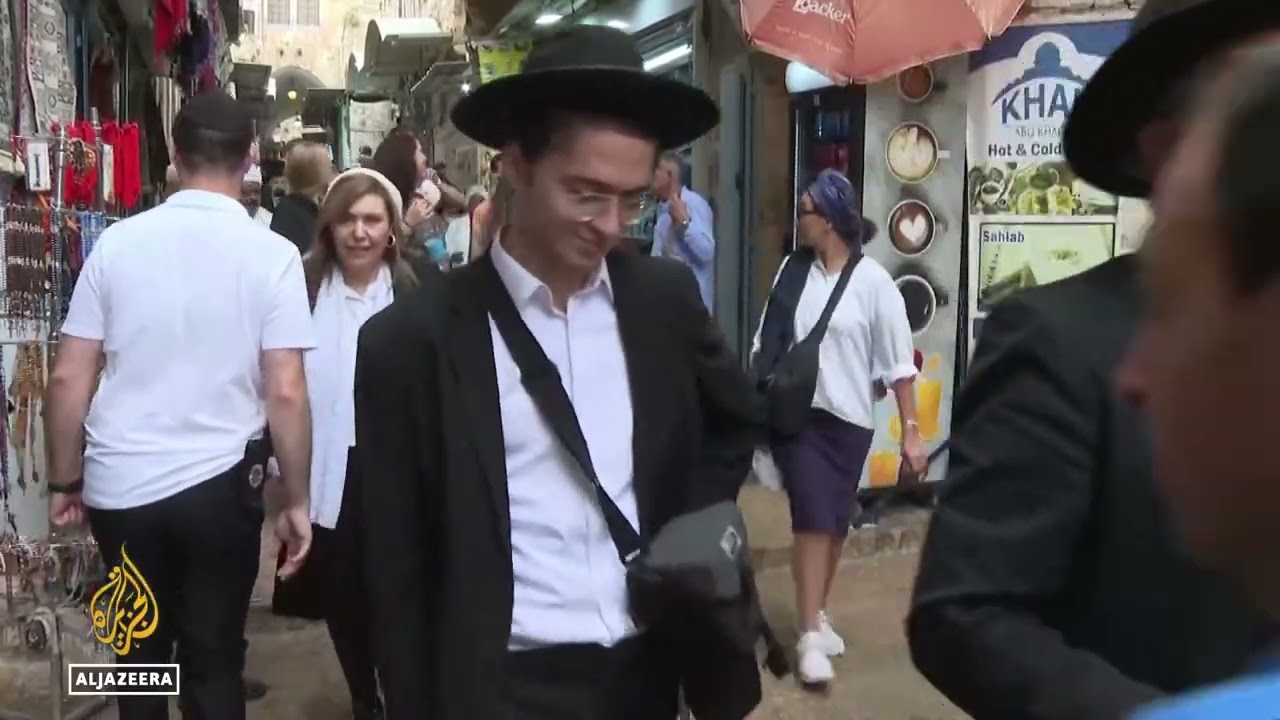 Occupied East Jerusalem： Outrage over ultra Orthodox Jews spitting at Christians