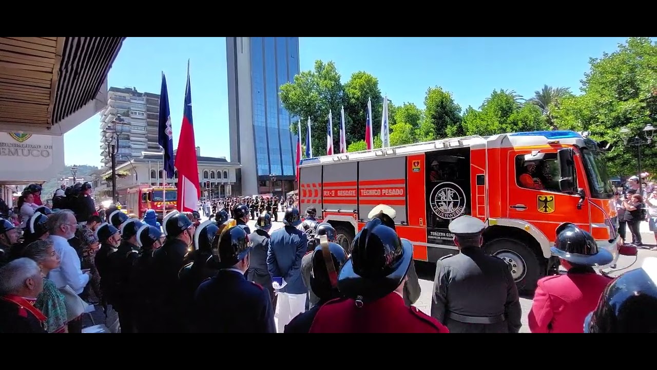 Desfile aniversario N°125 Cuerpo de Bomberos de Temuco, Chile. Domingo 18 de febrero de 2024.