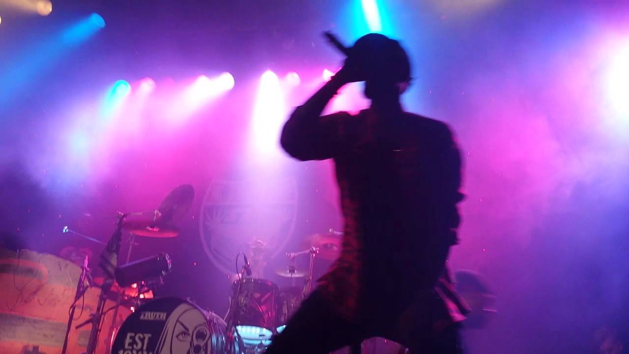 Machine Gun Kelly (MGK) - Intro Wild Boy - Live