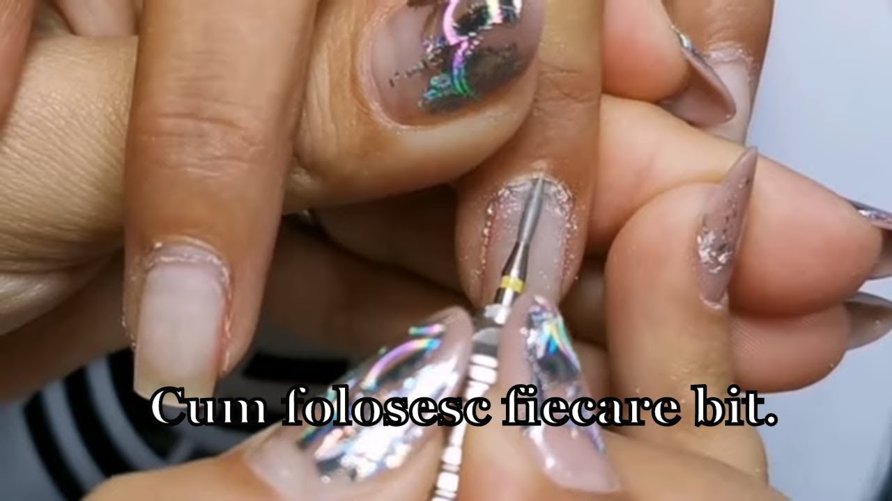 Cum folosesc biturile pentru manichiura cu gel