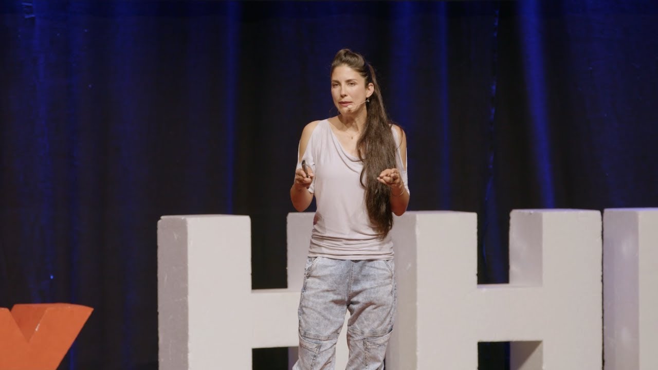 Why astronauts do not need telepathy | Laura Winterling | TEDxHHL