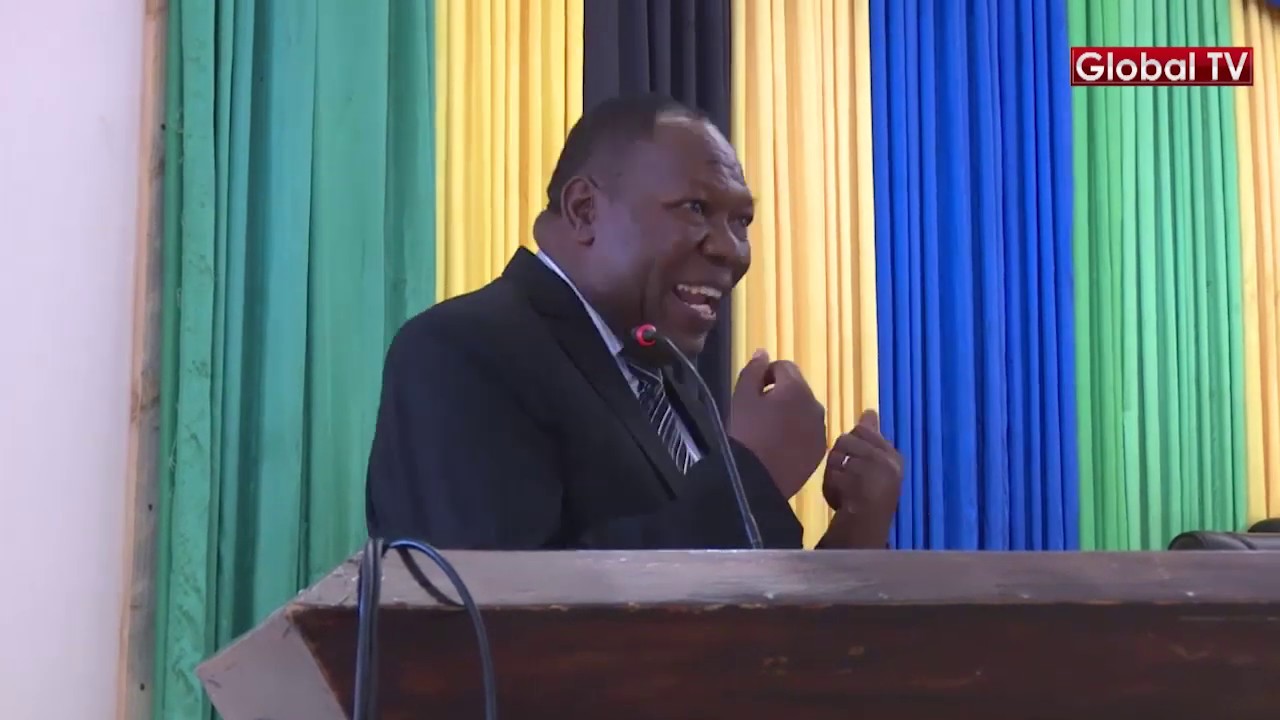 RC MWANRI AWAGEUKIA MADIWANI - 