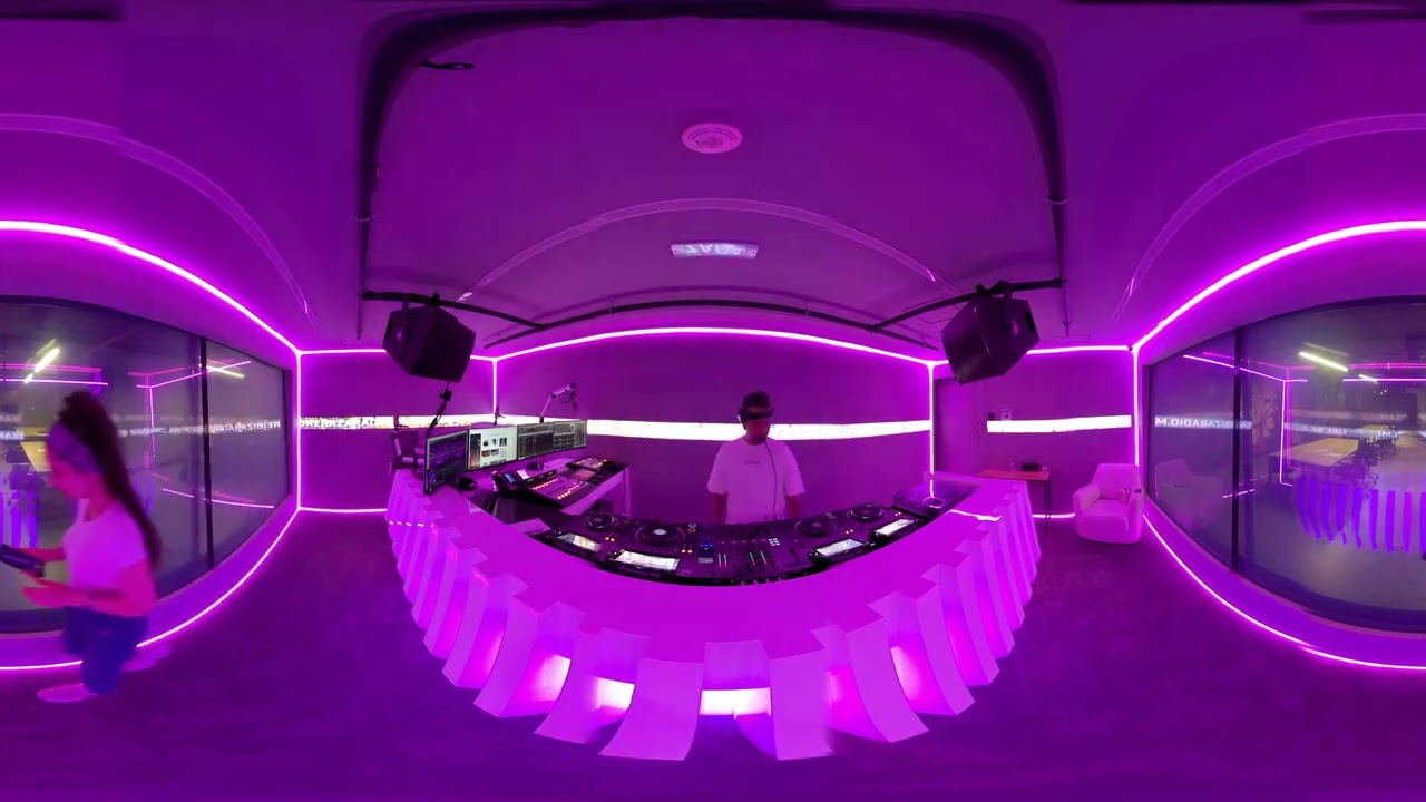 KADE B ｜ PURE IBIZA RADIO - Dubai -  94.7FM - Back on Track