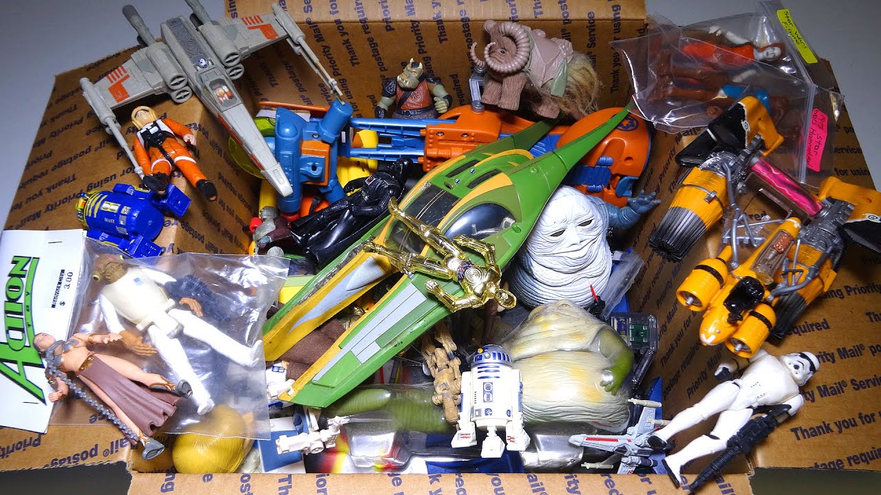 What's in the box: Random STAR WARS Toys!  Figures, Vehicles and more