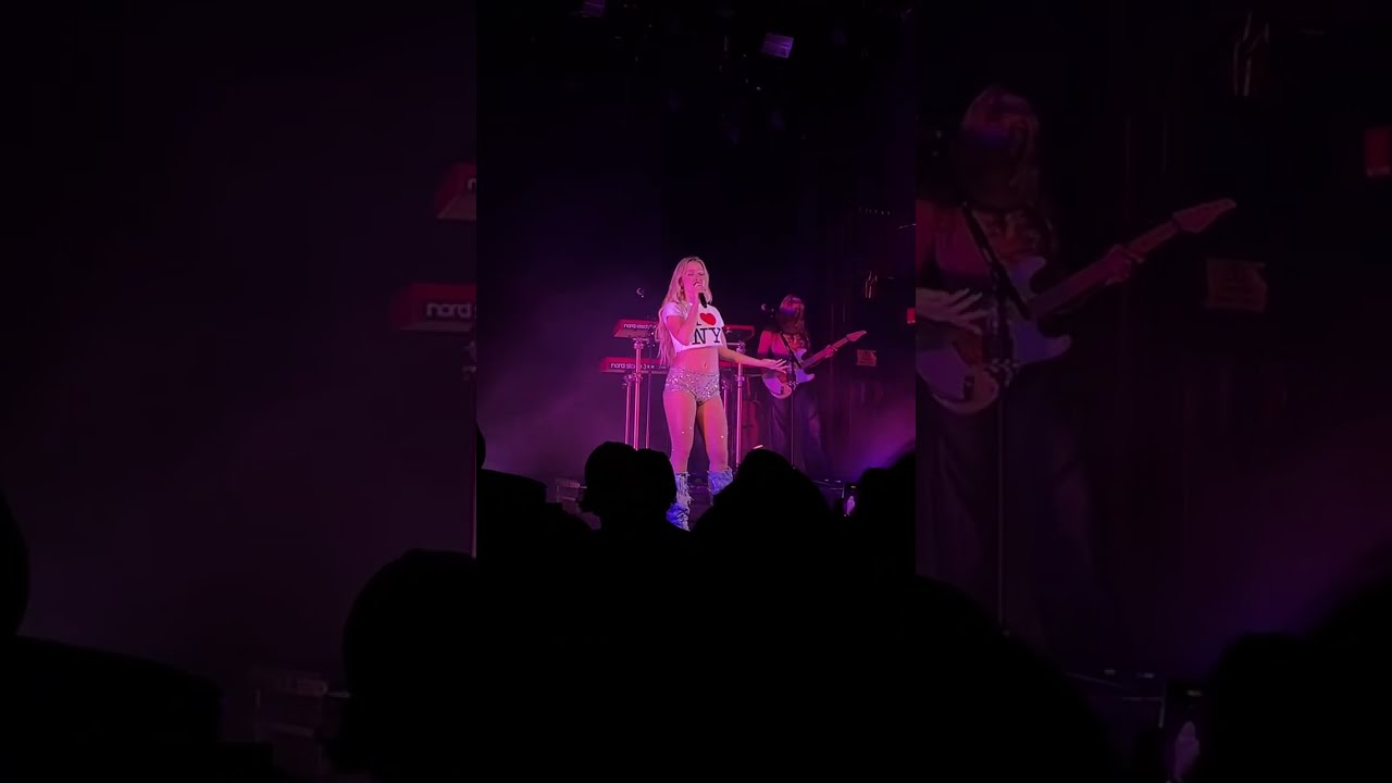 Zara Larsson - I Can’t Fall in Love Without You (Live at Venus Tour New York)