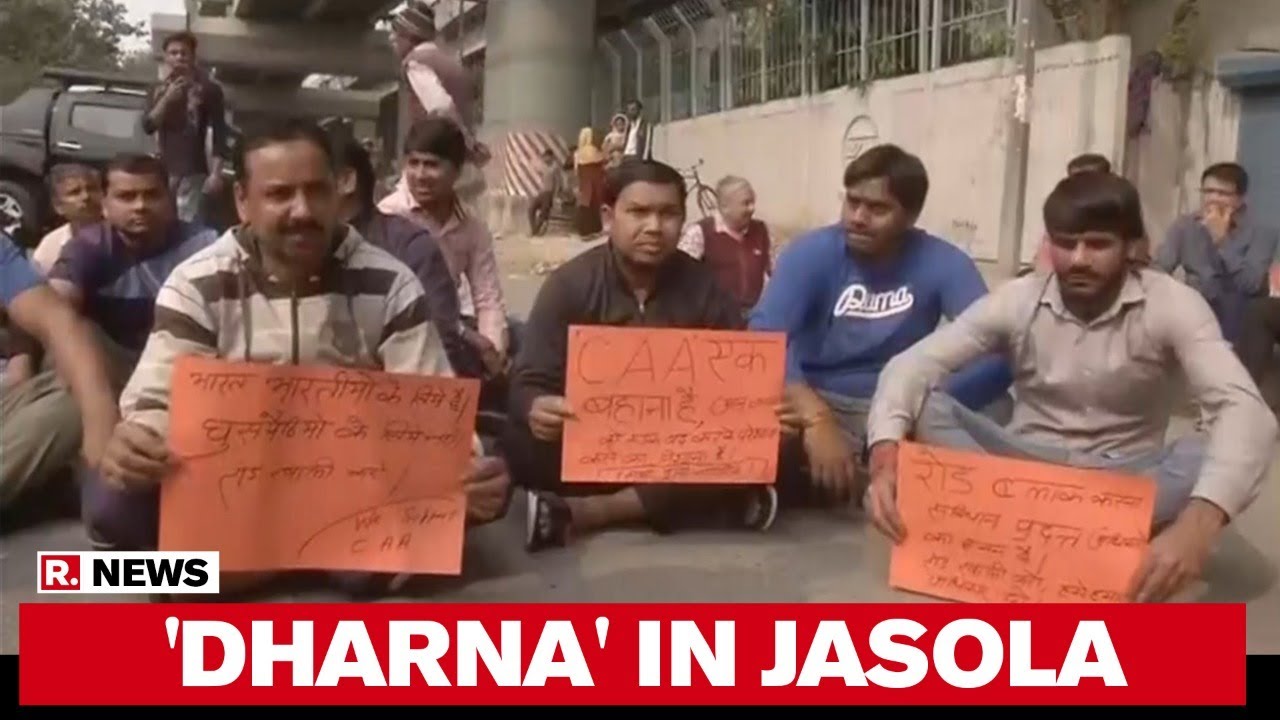 Shaheen Bagh: Jasola Residents Stage 'Dharna' Demanding Clearing Of Roads