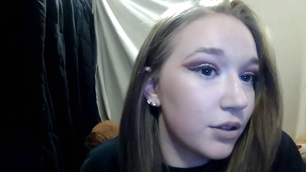 Glitter cut crease || beauty addict's